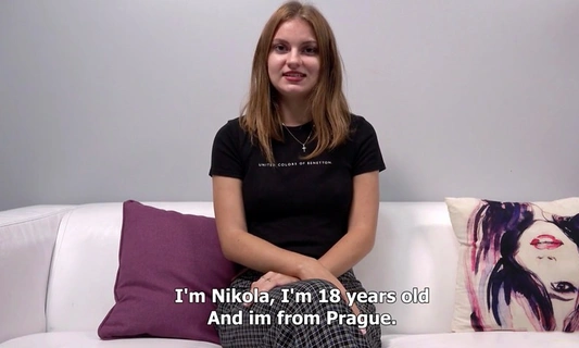 18 летняя девушка уже успела принять участие в порно кастинге