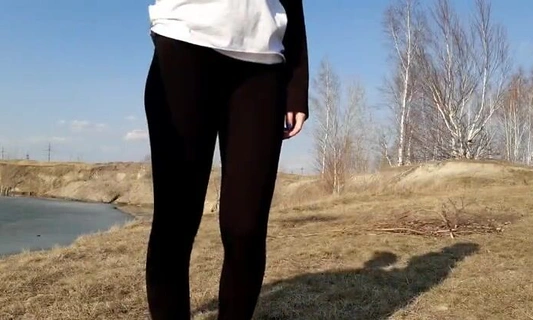 Привел подругу к озеру и там мы классно потрахались