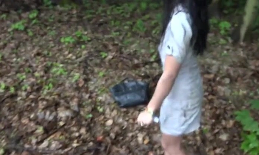 Незнакомец предложил милашке деньги за секс и она согласилась