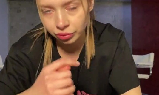 Это что за пятно на футболке? - ..Эммм - это мороженое!