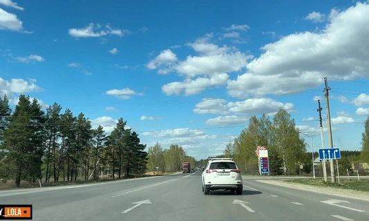 Весенняя прогулка на природе закончилась домашним сексом